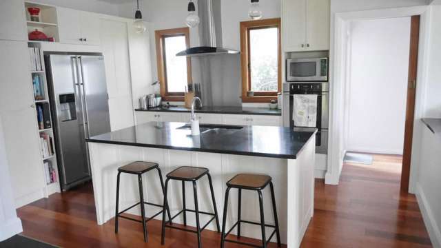 22 St Andrews Square Strowan_1