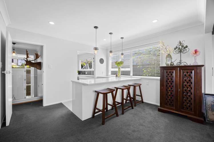 32 Colmar Road Mellons Bay_16