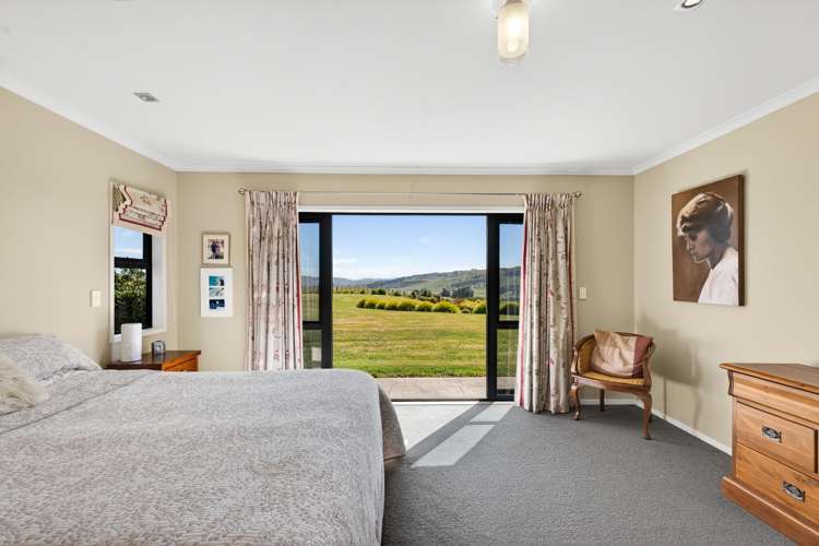 701 River Road Otane_17