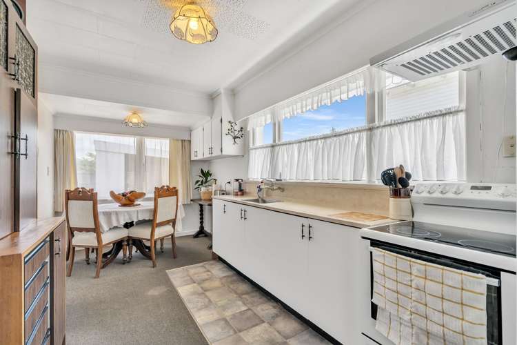 586 Tay street Hawthorndale_8