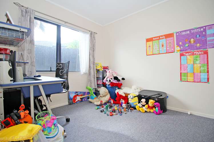 2/10 Lowburn Place Clover Park_7