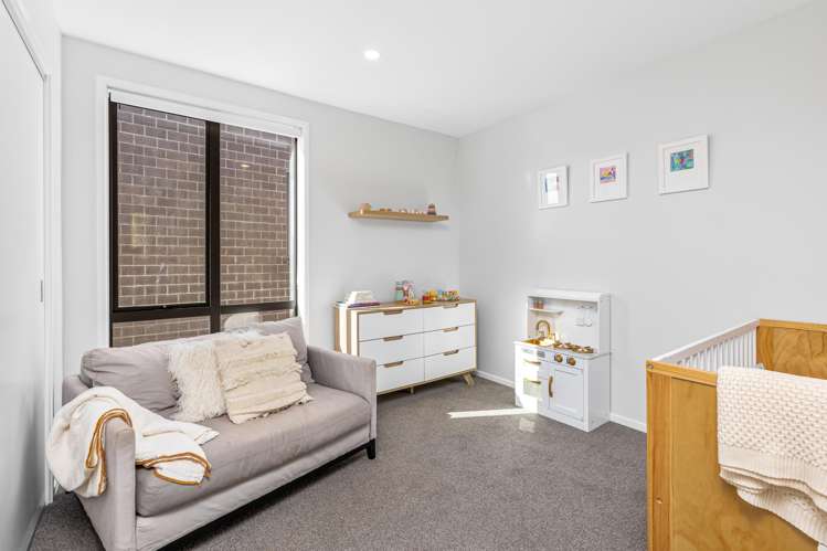 8/3 Fairdale Place Birkdale_7