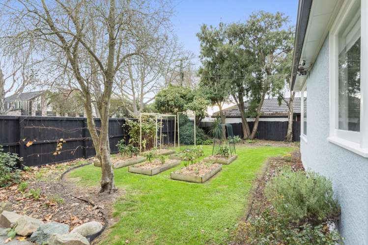 36 Eveleyn Couzins Avenue Richmond_27