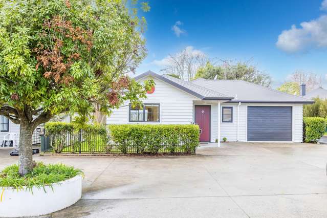 GREAT INVESTMENT OR HOME - IDEAL LOCATION!
