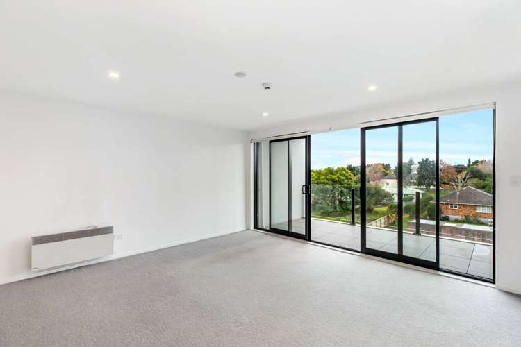 211/8 Thompson Park Road Mount Wellington_4