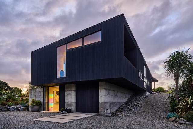 Avant-Garde Coastal Living