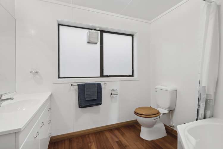 8 Paparata Street Karori_12