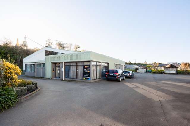 Industrial warehouse for lease