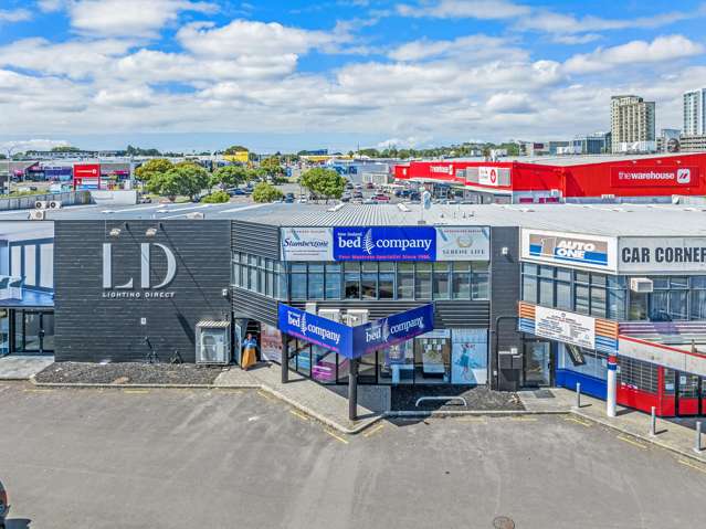 Vacant and ready - Manukau CBD plus exposure
