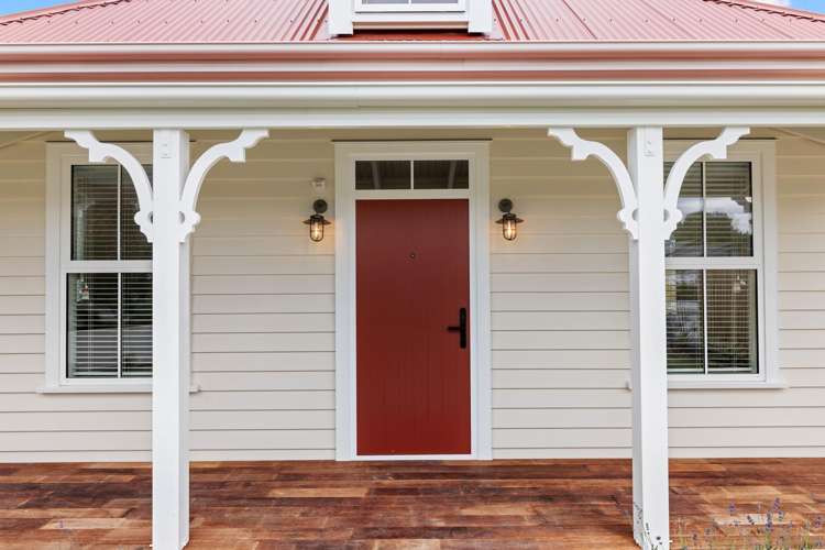 1 Waitikiri Drive Parklands_12