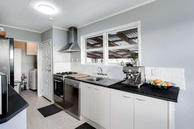 8 Margaret Place Deanwell_4