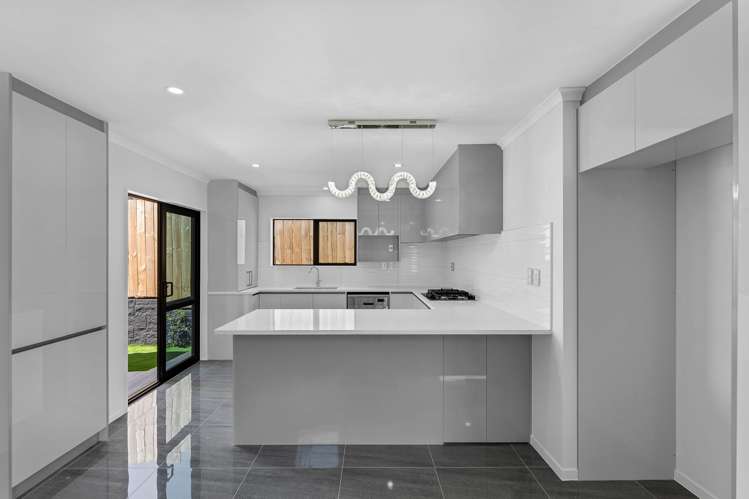 12A Mcleod Road Weymouth_11