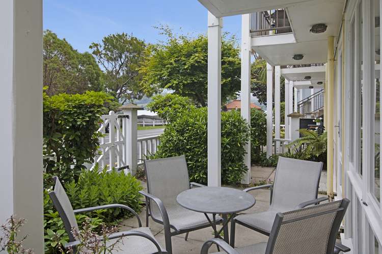 85e Beach Road Akaroa_5