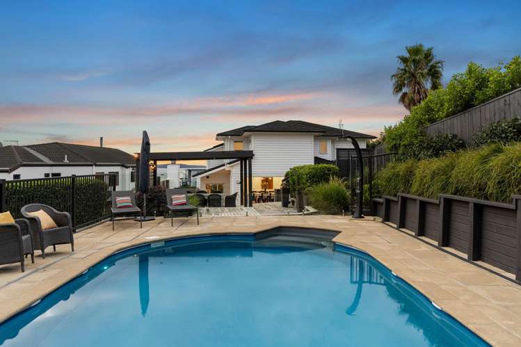 6 Crossland Place Maraetai_21