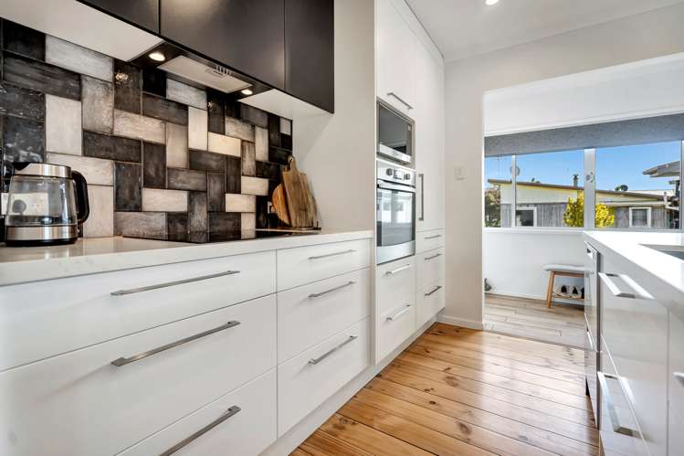 18 Karaka Road Kawakawa Bay_8