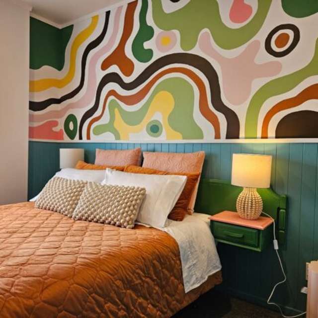 Newly Refurbished Arty Apartments – Prime Location in Tauranga