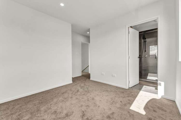 38 Paretao Street Massey_15