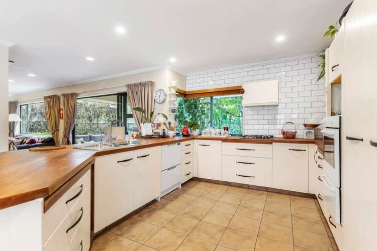 33a Clark Road Pahurehure_5