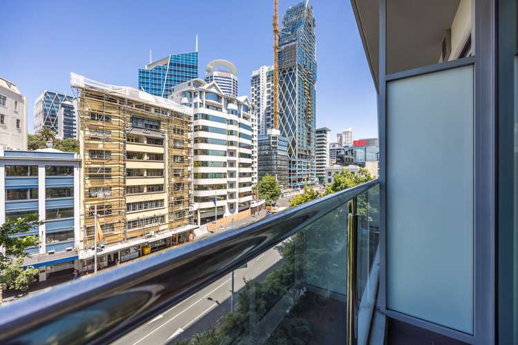 609/2 Beach Road Auckland Central_5