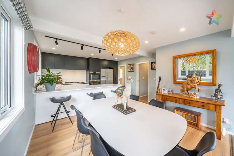 27 Wyndrum Avenue Waterloo_12