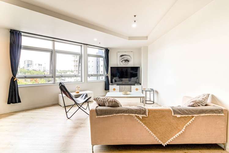 6J/205 Hobson Street_1