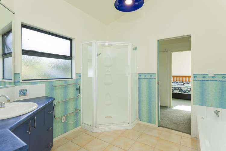 8 Sirrah Street Okitu_12