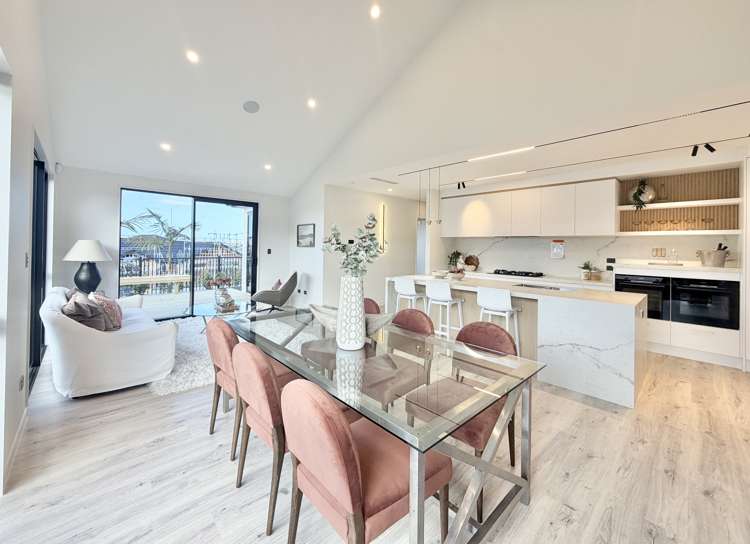 80 Parish Drive_4