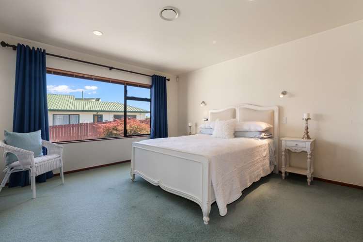 15 Philomel Crest Welcome Bay_13