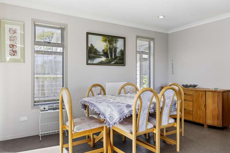 2/30 Ingle Avenue Waipahihi_12