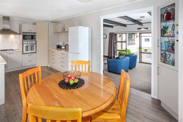 49 Lakeside Drive Pahurehure_10