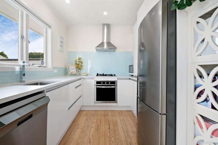 43 Beach Road Te Atatu Peninsula_6