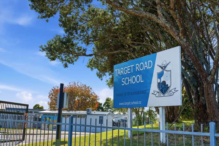 1/17 Lambrown Drive Totara Vale_14