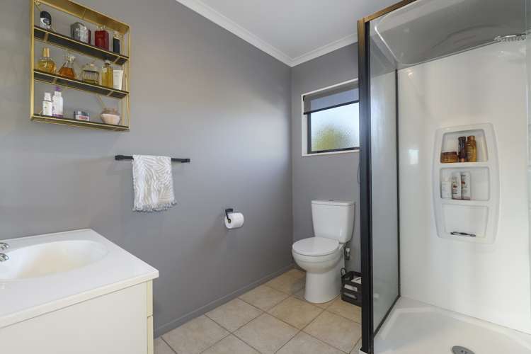 1 Lysaght Place Welcome Bay_11