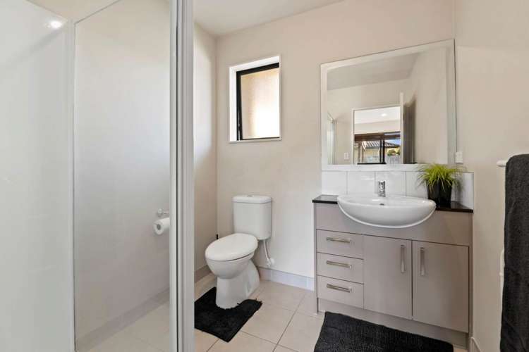 17 The Rise Gulf Harbour_18