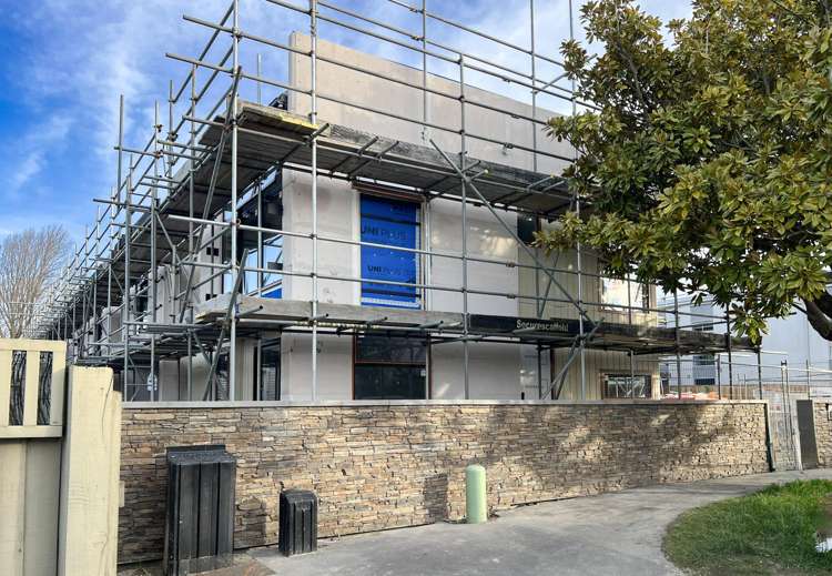 130 Holly Road_0