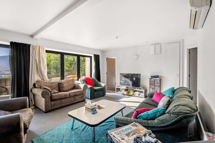 6 Wynyard Crescent Fernhill/Sunshine Bay_17