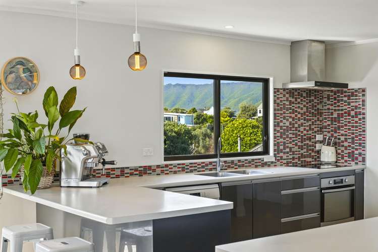 42 Hicks Crescent Waikanae Beach_19