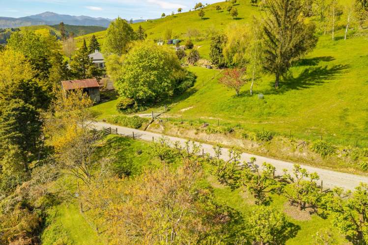 121 Pretty Bridge Valley Road Wakefield_22