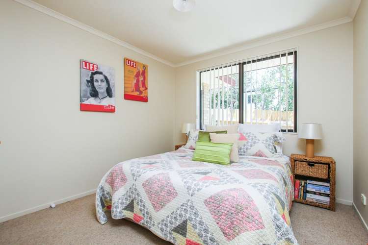 11 Plumstead Rise Glen Eden_15