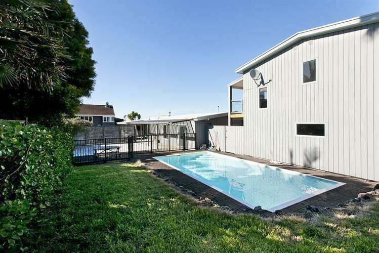 63 Seaview Road Castor Bay_3