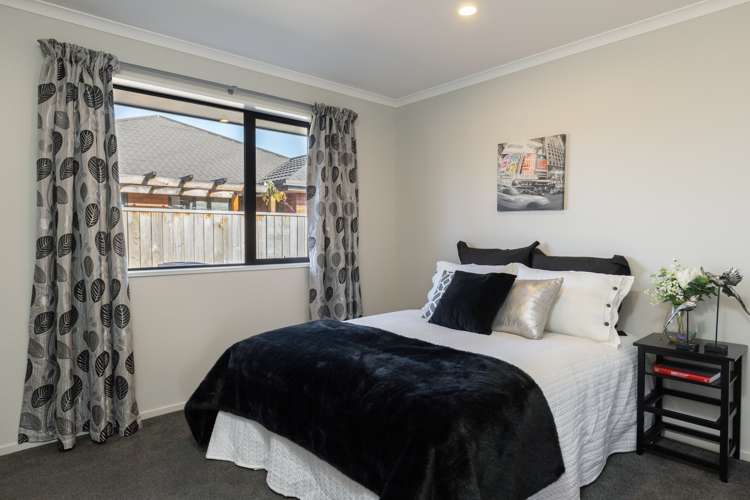 5 Spitfire Drive Burleigh_11