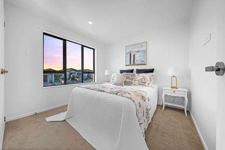 5 Puhakehake Place Flat Bush_7