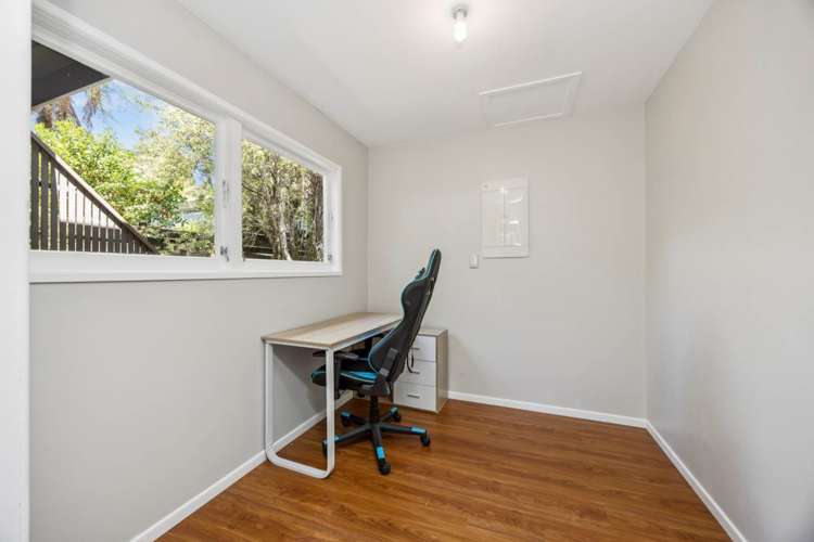 12 Raroa Terrace Waiatarua_15