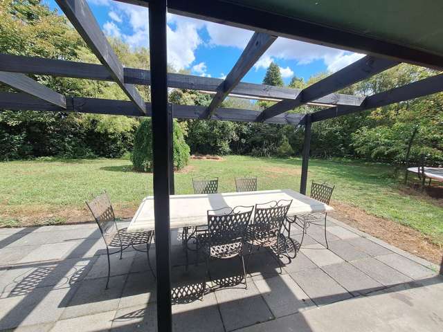 Private rural setting - close to town