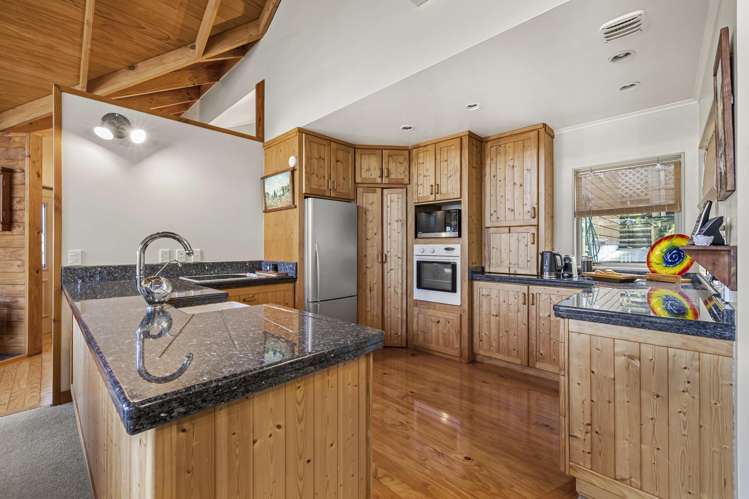 24 Stewart Street Raglan_11