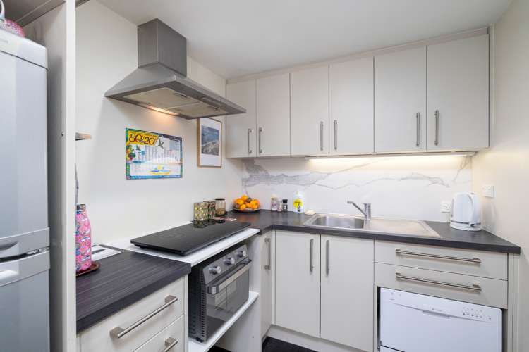 13 Reserve Terrace Lyttelton_17