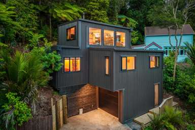 105 Laingholm Drive_1