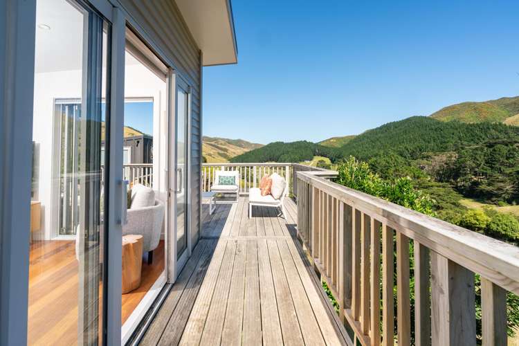 326 South Makara Road Makara_24