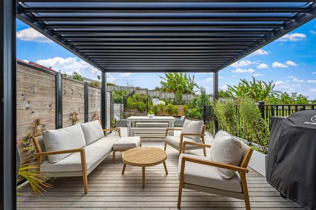 Easy Townhouse Living With Wow Factor