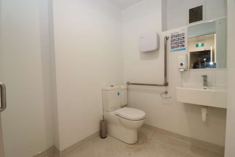 Shop 7/2-4 High Street City Centre_2